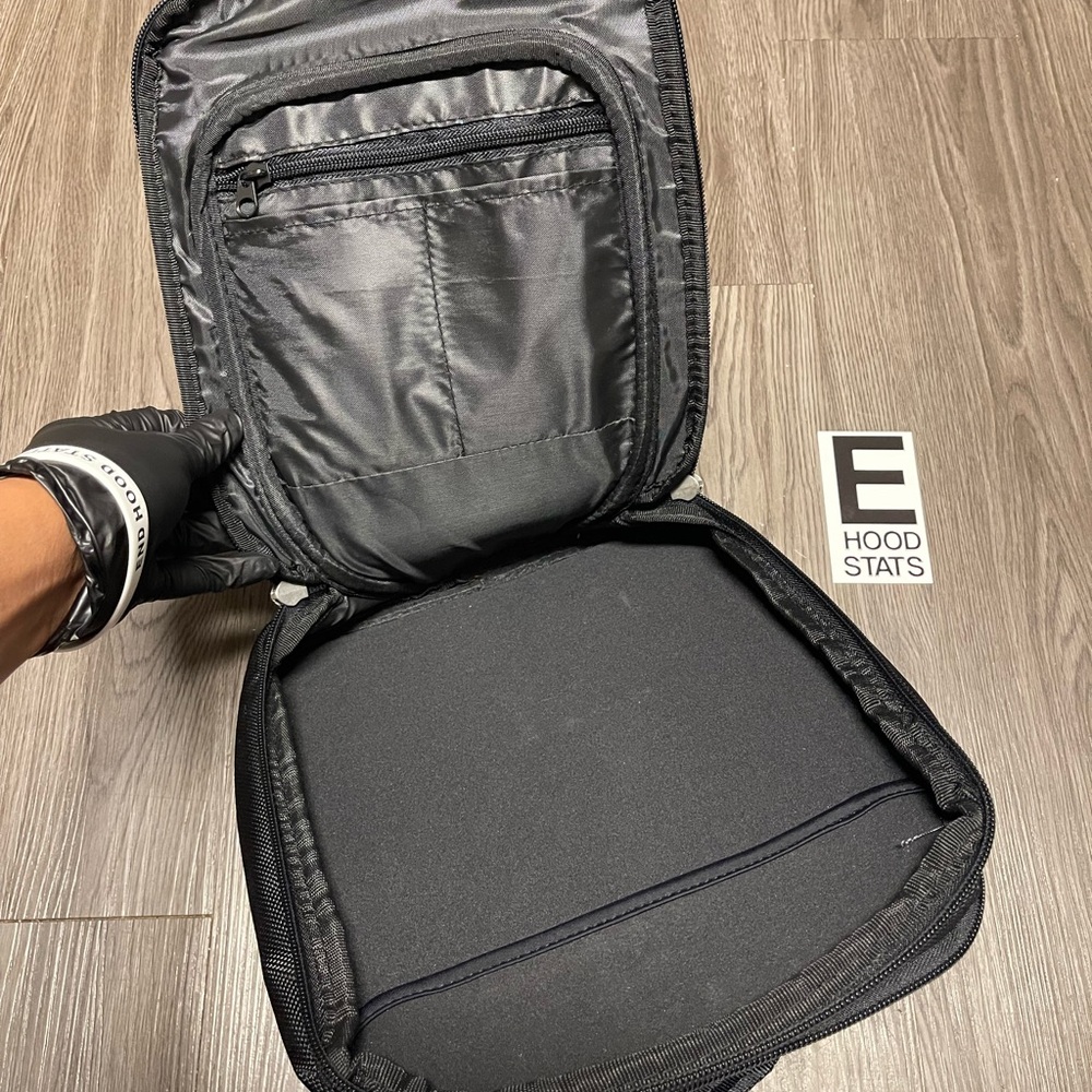 Ful 2 In 1 Black IPad & Labtop Backpack - Picture 4 of 13